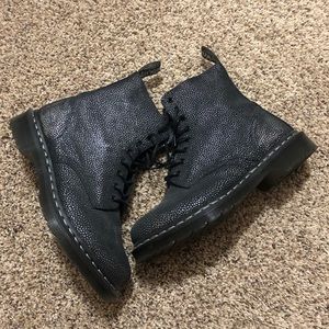 LIKE NEW dr. Martens pascal metallic pebble 9